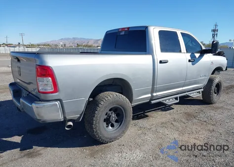 2021 Ram 2500 Tradesman 4X4 6'4 Box z USA, uszkodzony, nr VIN 3C6UR5CL9MG677776